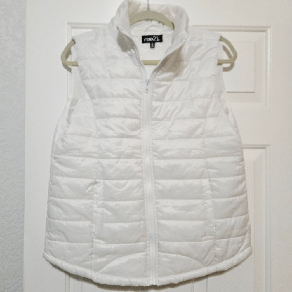 Rue 21 Womens White Quilted Puffer Vest Full Zip Stand Collar XL - Picture 2 of 6